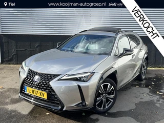 Lexus UX 250h Executive Line Schuifkanteldak / Lederen interieur / Afneembare trekhaak / Full option