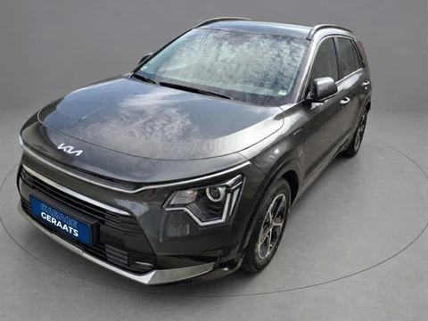 Kia Niro 1.6 GDi PHEV DynamicPlusLine | 10 jaar garantie, Dodehoekherkenning, Parkeersensoren V+A & 