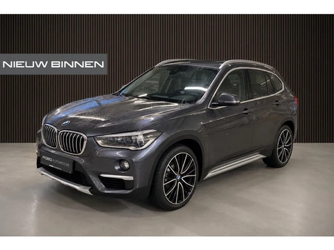 BMW X1 sDrive20i High Executive X Line | Panoramadak | Memory Seat | Stoelverwarming | Head-Up Displ