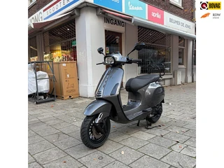 Vespa Bromscooter Sprint 4T Sport
