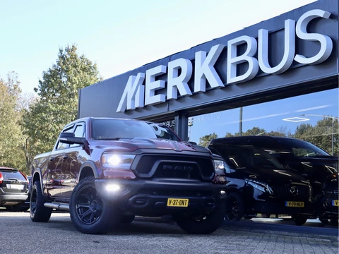Dodge Ram 1500 5.7 V8 4x4 REBEL BLACK EDITION (bj 2024)