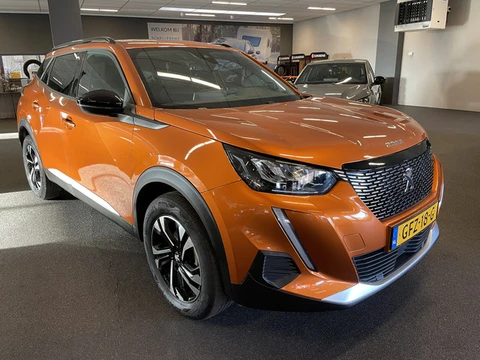 Peugeot 2008 1.2 PureTech Allure Pack Navigatie-Climate control-Achteruitrijcamera-Trekhaak