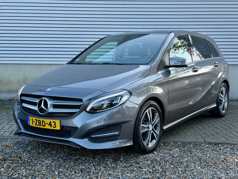 Mercedes-Benz B-klasse 180 Ambition Automaat [ Face lift mod.Fm navi,cruise,lmv,trekhaak ]