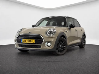 Mini 5-Deurs 1.5 Cooper Business Edition (PANO, JCW, CAMERA, H&K AUDIO, STOELVERWARMING)