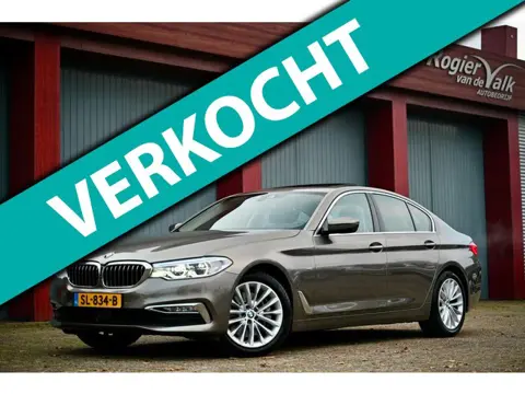BMW 5-serie 540i xDrive High Executive - Soft-Close - Entertainment Achter - Harman Kardon - Adaptiv