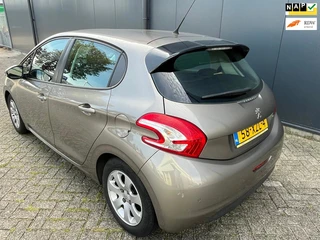 Peugeot 208 € 6149,-1.4 e-HDi Active 5Drs Automaat 68.000 kms