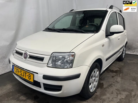 Fiat Panda 1.2 Edizione Cool Schadeauto, auto start en rijdt goed, rondom gebruikersschade
