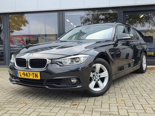 BMW 3 Serie Touring 320i Luxury + PANO DAK + LED + HALF LEER