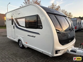 Sprite Mondial 420 SE met mover een voortent