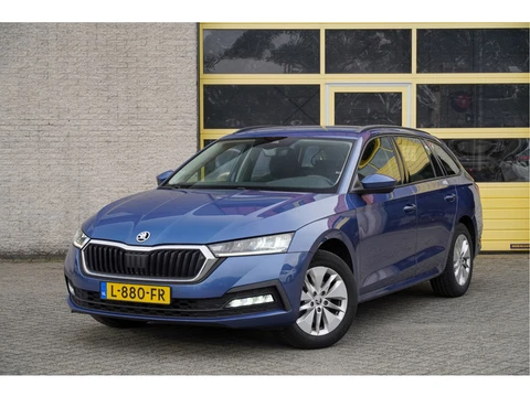 Škoda Octavia Combi 1.5 e-TSI 150PK! Automaat Business Edition BJ2021 Lmv 16" | Led V+A | Dynamische