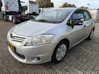 Toyota Auris 1.4 + AIRCO + TOWBAR + APK / TUV + DIESEL
