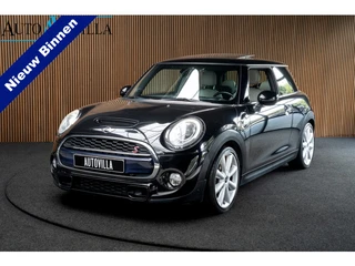 MINI 3-deurs 2.0 Cooper S Panodak HUD Navi Leder Camera PDC Carplay Keyless Go & Entry LM velgen Zwa