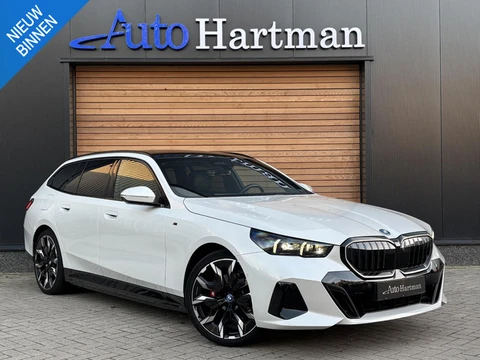 BMW 5-serie Touring 530e M Sport Edition B&W|STOELVENT.|PANO|HEAD-UP|TREKHAAK