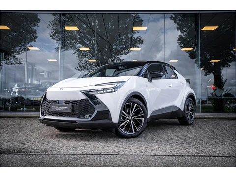 Toyota C-HR 1.8 Hybrid 140 Executive ** Panodak ** Trekhaak ** Bi-tone ** JBL