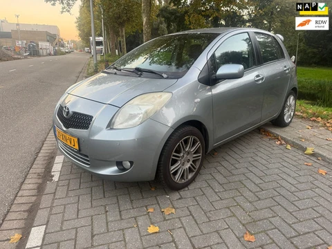 Toyota Yaris 1.3 VVTi Luna MMT NAVI Keyless Entry Leer