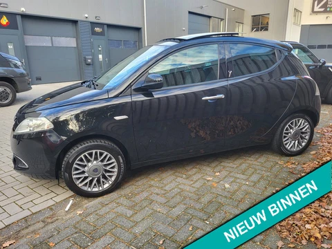 Lancia Ypsilon 0.9 TwinAir Platinum TOP STAAT