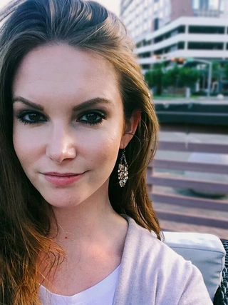 Jonge vrouw zoek leuke man
