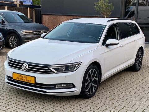 Volkswagen Passat Variant 2.0 TDI Highline NIEUWSTAAT NAVI LEER CRUISE CLIMA CAMERA KEYLESS APPLE CA
