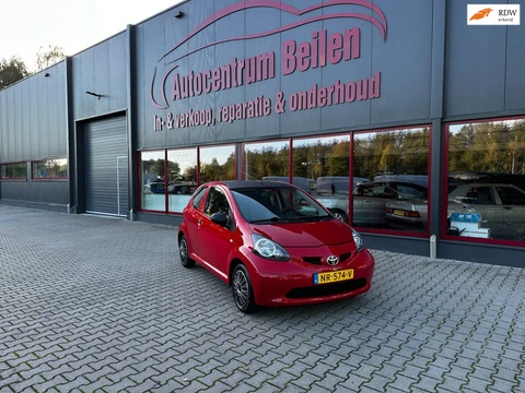Toyota Aygo 1.0-12V / 3DRS / Carplay / 2008 / Rood / APK /
