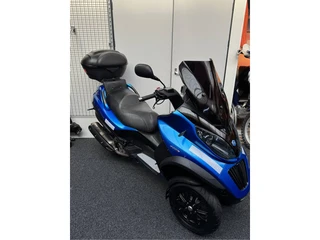 Piaggio MP3 400 LT Sport budget bike vol met accessoires