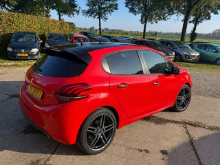 Peugeot 208 1.2 PureTech Blue met airco