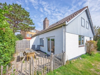 Comfortabel appartement vlak bij het strand met terras en omheinde tuin