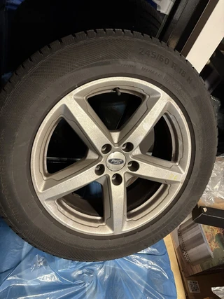 4 Winterbanden op velg Ford Explorer 2018