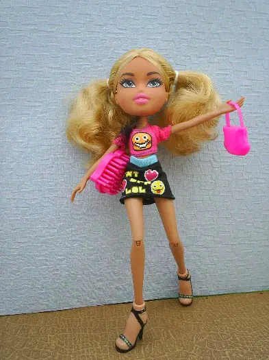 Bratz pop Raya selfie snaps 2015 MGA [POP167]