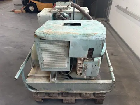 GENERATOR Onan Portaweld 200 Las generator Welding generator 200 Amp Benzine Petrol