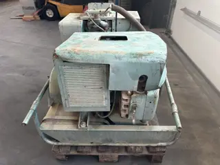GENERATOR Onan Portaweld 200 Las generator Welding generator 200 Amp Benzine Petrol