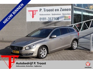Volvo V60 2.0 D4 Summum Stoelverwarming/Trekhaak/Cruise control/Climate control/Parkeersensoren/Lich