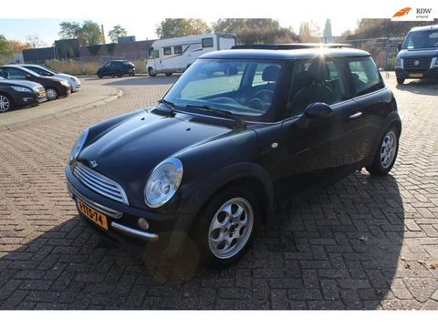 Mini 3-Deurs 1.6 Cooper/ AIRCO/STOELVERWARMING/PANAROMADAK