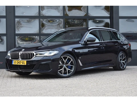 BMW 5-serie Touring 530d High Executive '21 M Pakket Laser Light Pano Clima NAvi Cruise Inruil mogel