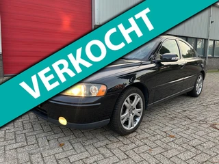 Volvo S60 2.4 Momentum Vol Leder. trekhaak. cruise control.