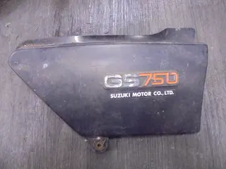 RECHTER ZIJKUIP KLEIN Suzuki GS 750 1970 - 2012