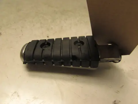 VOETSTEUN LINKS Yamaha V max 1987 - 2002