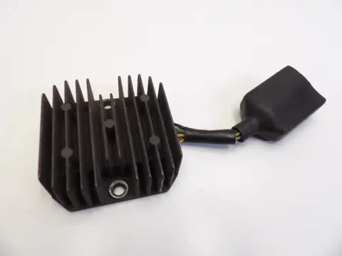 SPANNINGSREGELAAR Honda CM 250 C 1981 - 1983