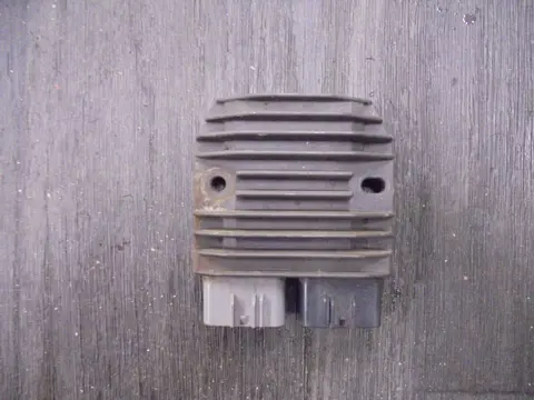 SPANNINGSREGELAAR Yamaha YZF R1 2002 - 2003