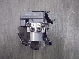 ABS POMP Yamaha YZF R7 2022 - 2023