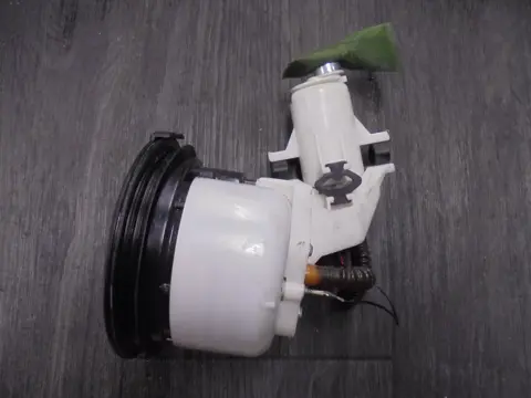 BRANDSTOFPOMP BMW K 1300 S 2008 - 2013