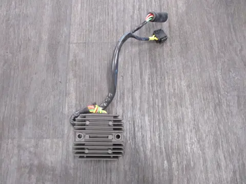 SPANNINGSREGELAAR BMW F 800 R 2009 - 2014