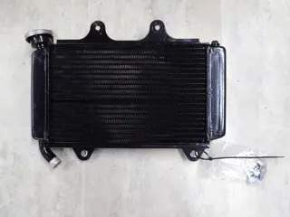 RADIATEUR Husqvarna Svartpilen 125 2022 - 2023