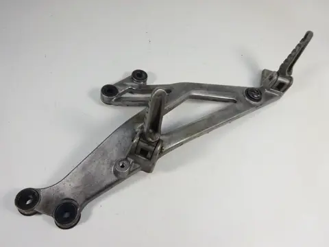 LINKER SCHETSPLAAT Ducati monster 600 2002 - 2007