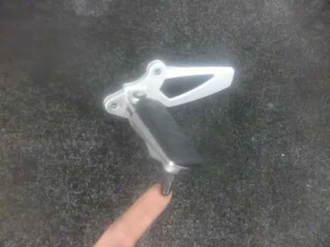 LINKER SCHETSPLAAT BMW R 1200 R 2005 - 2011