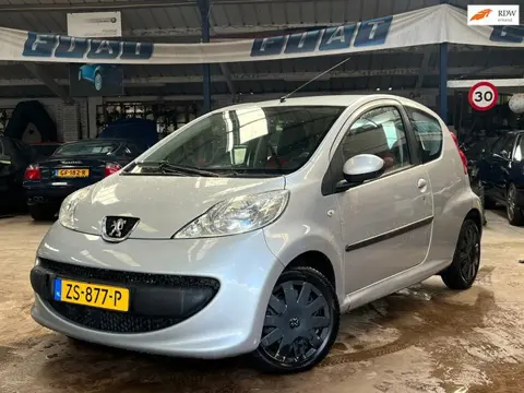 Peugeot 107 1.0-12V | Airco | Centr. vergrendeling | Elektr. ramen | APK 08-2024!