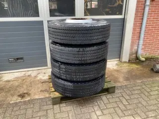 Continental 295/80R22.5  HSW Set voor op de sleep-as