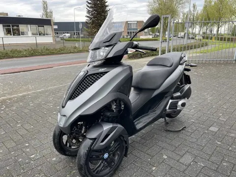 Piaggio 300 MP3 Yourban Autorijbewijs (bj 2017)