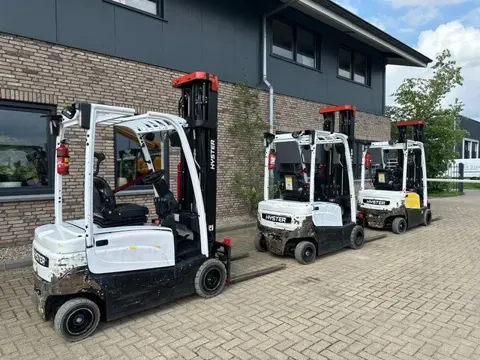 Hyster J1.8XN MWB 1.8 ton Triplex Freelift Sideshift Positioner Elektra Heftruck Accu 2023