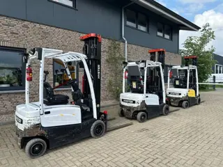 Hyster J1.8XN MWB 1.8 ton Triplex Freelift Sideshift Positioner Elektra Heftruck Accu 2023