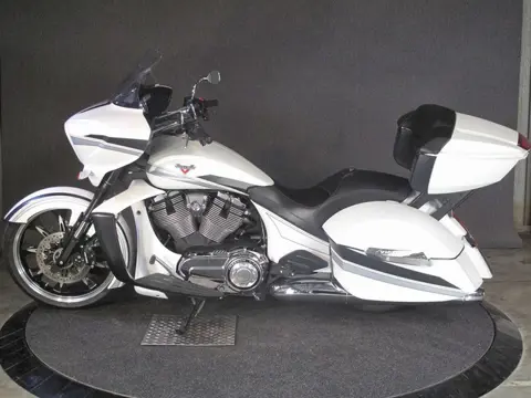 Victory MAGNUM Door ons als nieuw geleverd (bj 2016)